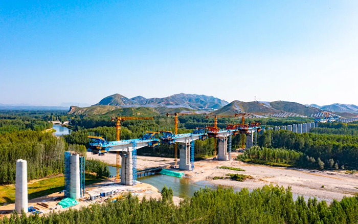 群塔筑雄忻！壹定发助建山西首条时速350公里高铁