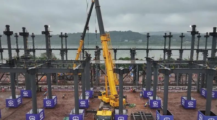 这把高端局！壹定发G2起重机助力成渝铁路刷新！